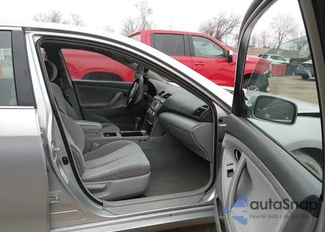 2007 Toyota Camry Le z USA, uszkodzony, nr VIN 4T1BE46K27U609275